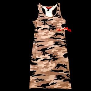 Women’s casual razor back summer dress.